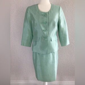 Le Suit Green Knee-Length Pencil Skirt for Work